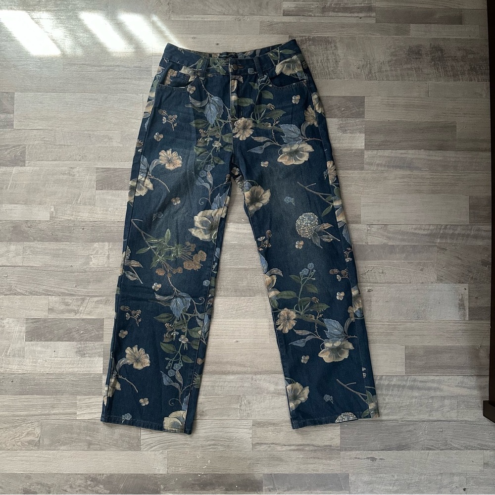 Shein Floral Patterned Jeans - Picture 4 of 5